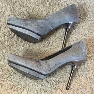 Clouded Grey Metallic Shine Heel Pumps
